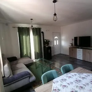 Nana Apartment